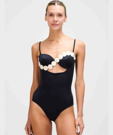 One piece black