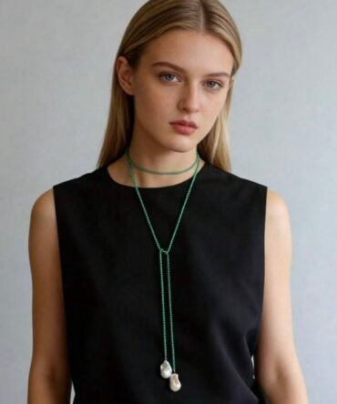 Collar verde de tirantes