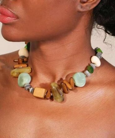 Collar de piedras colores agua