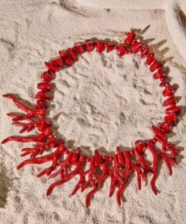 Collar de corales rojos