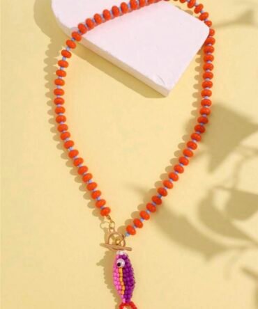 Collar de pez naranja