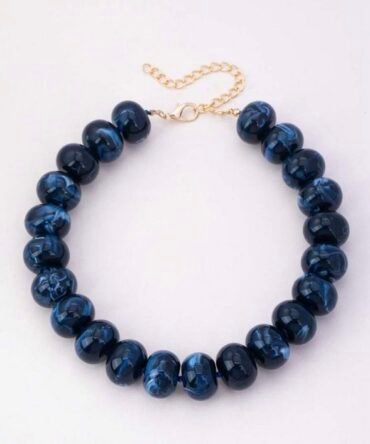 Collar azul traslúcido